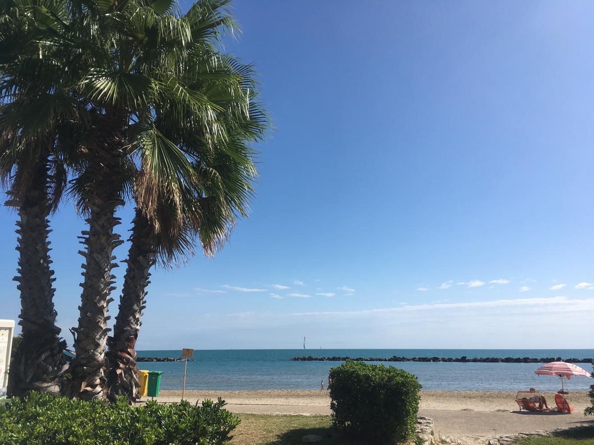 Hotel Baia Marina Cupra Marittima Exterior foto